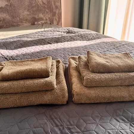 Sky Park Deluxe - Castle View - Free Parking