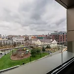 شقة Sky Park Deluxe - Castle View - Free Parking
