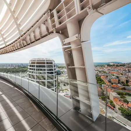 Apartmán Sky Park Deluxe - Castle View - Free Parking *